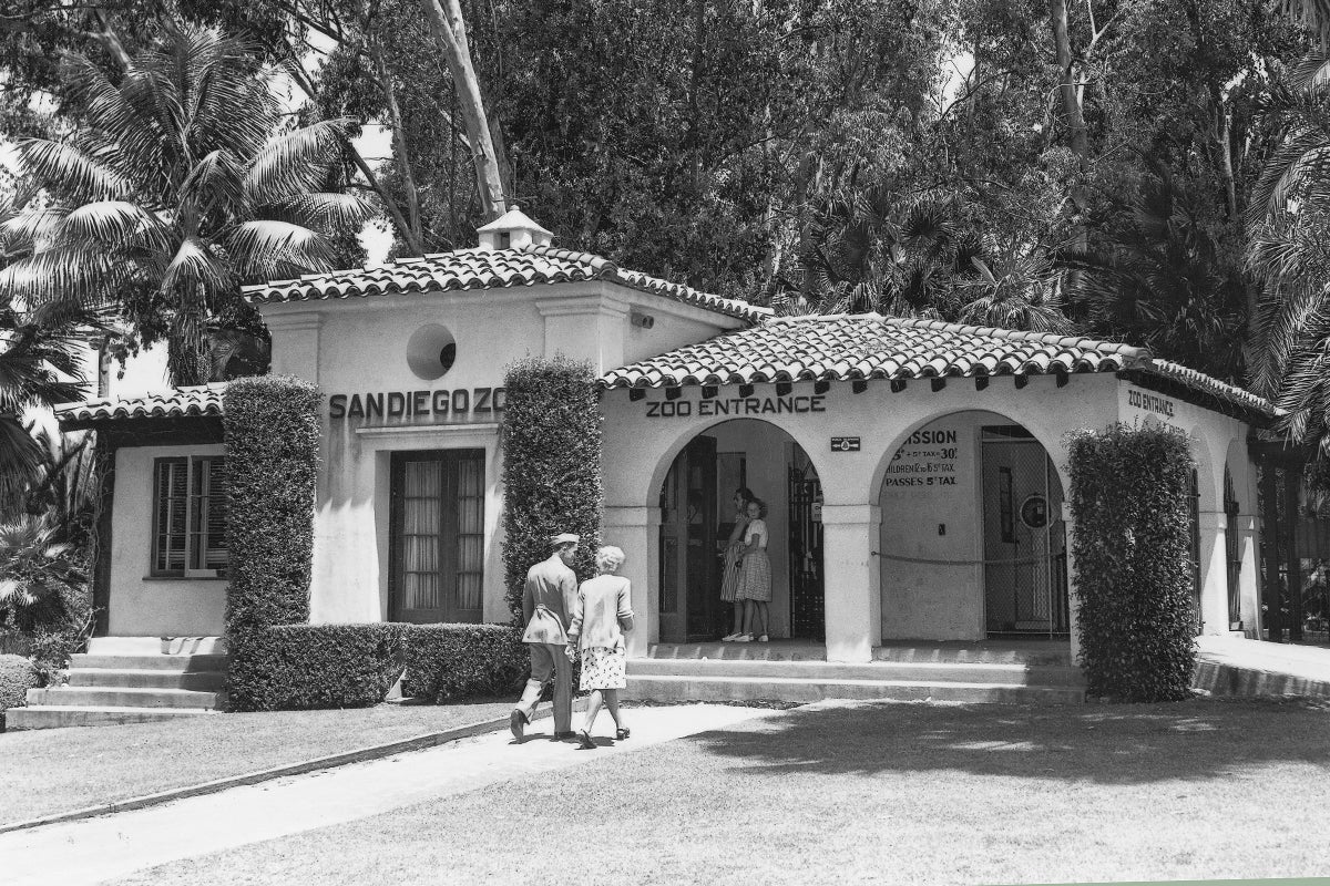 Historical photo of the San Diego Zoo entrance
